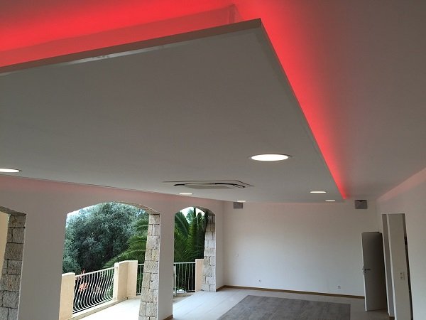 LEDs installed in villa coving