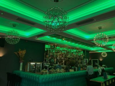 Roc & Rye ceiling coffer LEDs set to static green lighting
